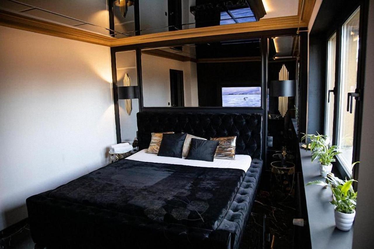 Apartament Black Night Willa Pułkowa Warszawa Zewnętrze zdjęcie